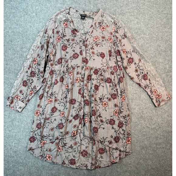 torrid Tops - Torrid Grey Floral Lace Accent Babydoll Tunic Top Button Front High Low‎ Size 2